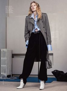 Julia-Nobis-Vogue-Australia-Sebastian-Kim-04-620x839.jpg