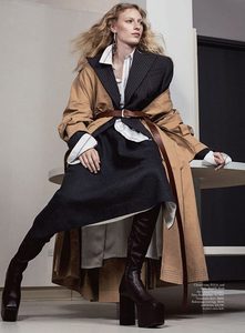 Julia-Nobis-Vogue-Australia-Sebastian-Kim-07-620x839.jpg