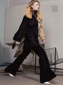 Julia-Nobis-Vogue-Australia-Sebastian-Kim-09-620x841.jpg