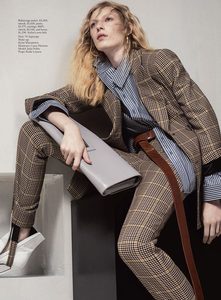 Julia-Nobis-Vogue-Australia-Sebastian-Kim-10-620x841.jpg
