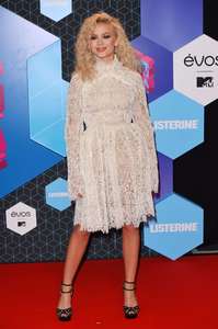 Zara-Larsson--2016-MTV-Europe-Music-Awards--01.jpg