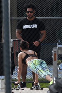 adriana-lima-workout-in-miami-photos-10-jpg-1.jpg