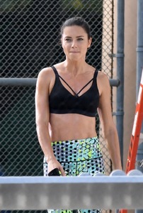 adriana-lima-workout-in-miami-photos-13-jpg-1.jpg