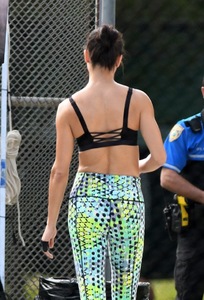 adriana-lima-workout-in-miami-photos-24-jpg-1.jpg