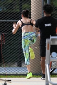 adriana-lima-workout-in-miami-photos-29-jpg-1.jpg
