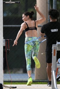 adriana-lima-workout-in-miami-photos-32-jpg-1.jpg