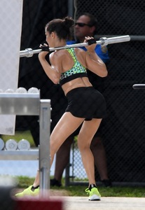 adriana-lima-workout-in-miami-photos-47-jpg-1.jpg