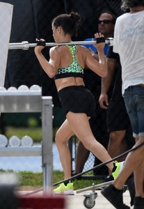 adriana-lima-workout-in-miami-photos-49-jpg-1.jpg