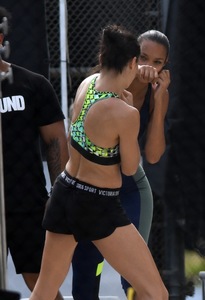 adriana-lima-workout-in-miami-photos-52-jpg-1.jpg
