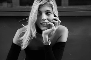 devon-windsor-model.jpg