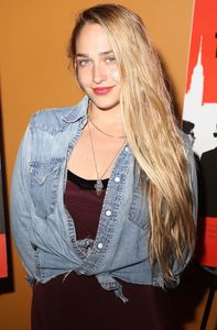 jemima-kirke-at-the-wolfpack-premiere-in-new-york_5.jpg