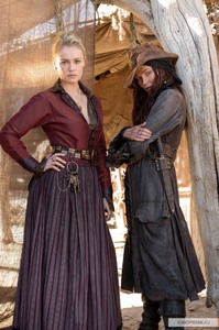 kinopoisk.ru-Black-Sails-2587247.jpg