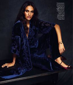 elle spain december16.jpg