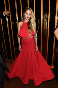 Jemima+Kirke+Official+CFDA+Fashion+Awards+blvsWpJiAEMx.jpg