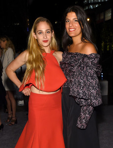 Jemima+Kirke+2015+CFDA+Fashion+Awards+Supper+WJ7XFX9pu16l.jpg