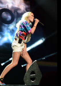 Zara Larsson 997 Triple Ho Show4.png