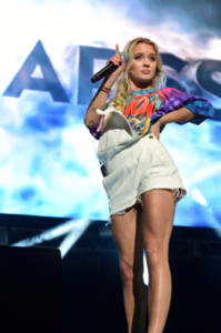 Zara Larsson 997 Triple Ho Show5.png