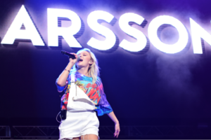 Zara Larsson 997 Triple Ho Show7.png