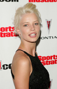 Jessica+Van+Der+Steen+Sports+Illustrated+2005+sekwSLZoYeWl.jpg