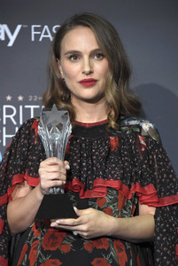 Natalie+Portman+22nd+Annual+Critics+Choice+sbMSFoSHzsfx.jpg