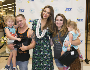 Jessica+Alba+Jessica+Alba+Founder+Honest+Company+uLNZ__AYiZjx.jpg