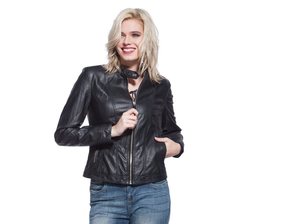 Veronika Krajplova cache cache64.jpg