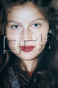 rait de Laetitia Casta au défilé Dinnigan en octobre 1997.jpg