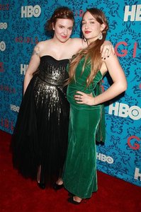 65580-lena-dunham-vlavo-a-jemima-kirke-nestandard1.jpg