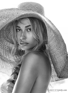 GRITTYPRETTY_HAILEYBALDWIN_041-735x1000.jpg