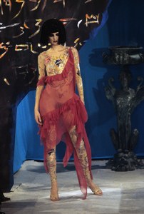 JOHN-GALLIANO-FALL-1997-RTW-025.jpg
