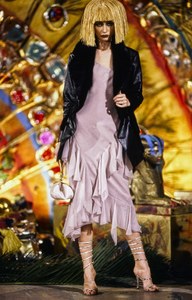 JOHN-GALLIANO-FALL-1997-RTW-080kirsty3.jpg