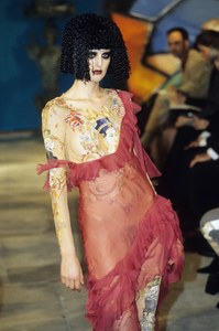 JOHN-GALLIANO-FALL-1997-RTW-086.jpg
