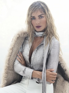 Tatana-Kucharova-InStyle-Czech-2016-Photoshoot02.jpg