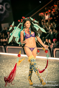 VSFS-PARIS-RUNWAY-JOSHWONG-11302016-023-L.jpg