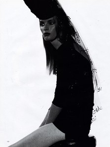bazaar_us_december_1996_15.jpg