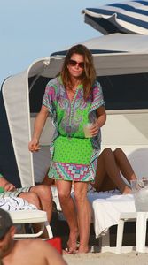 cindy-crawford-at-a-beach-in-miami-12-25-2016_1.jpg