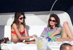 cindy-crawford-son-mari-rande-gerber-e1482859940391-656x450.jpg