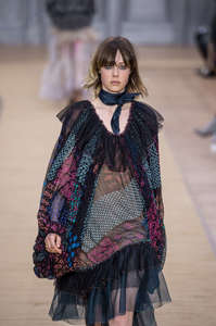 edie_chloe_aw16_fashionnetwork_585ce79c.jpg