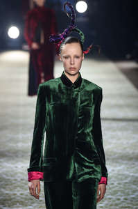 edie_haider_ackermann_aw16_fashionnetwork_585ebece.jpg