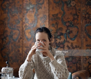 edie_harpersbazaar_br_11dec13.jpg