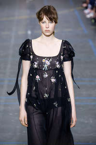 edie_john_galliano_aw16_fashionnetwork_58614550.jpg