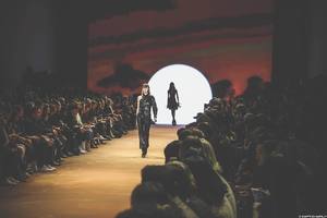 edie_mugler_aw16_captcharly.jpg