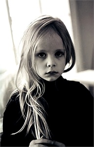 edie_vogue_it_mar10_2.jpg