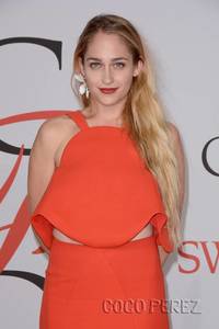 jemima-kirke-rosie-assoulin-cfda-awards-wenn4__oPt.jpg