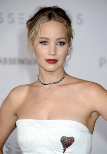 jlaw1516BZNimage19.jpg