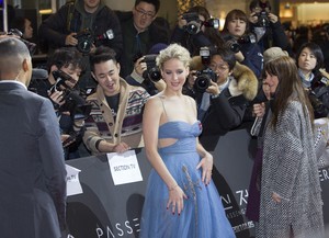 jlaw161216BZNimage1007.jpg