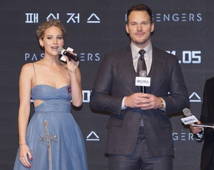 jlaw161216BZNimage1020.jpg