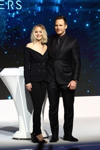 jlaw181216BZNimage103.jpg