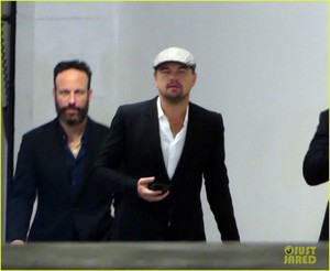 leonardo-dicaprio-is-saying-goodbye-to-his-los-angeles-home-09.jpg