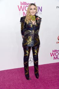 madonna101216BZNimage6.jpg